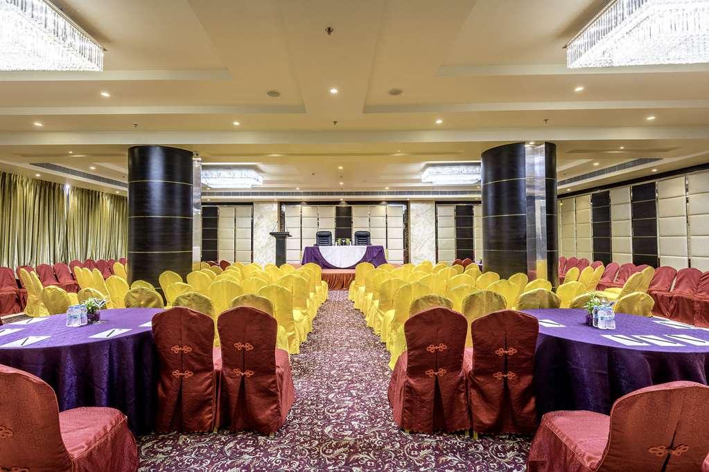 Clarion Inn Jaipur Kukas Servizi foto