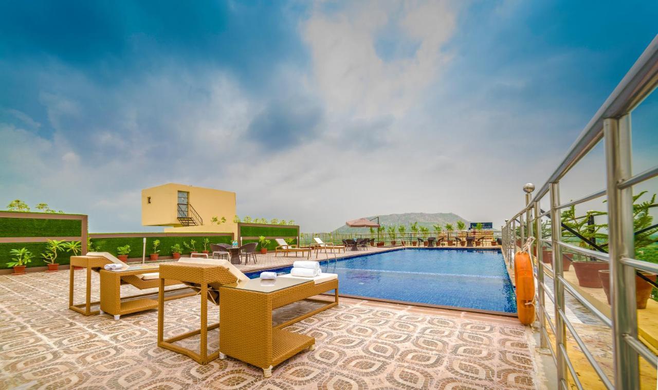 Clarion Inn Jaipur Kukas Esterno foto