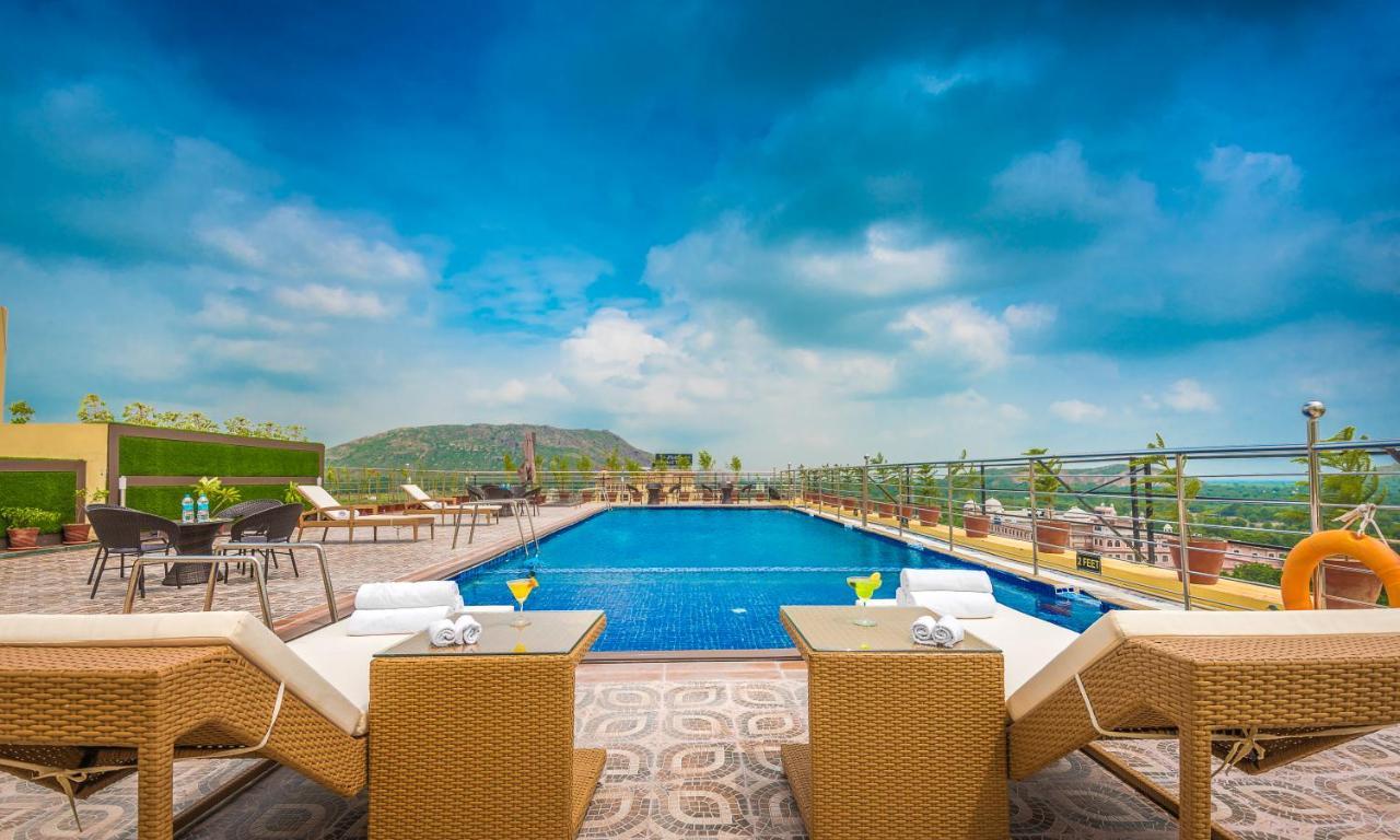 Clarion Inn Jaipur Kukas Esterno foto