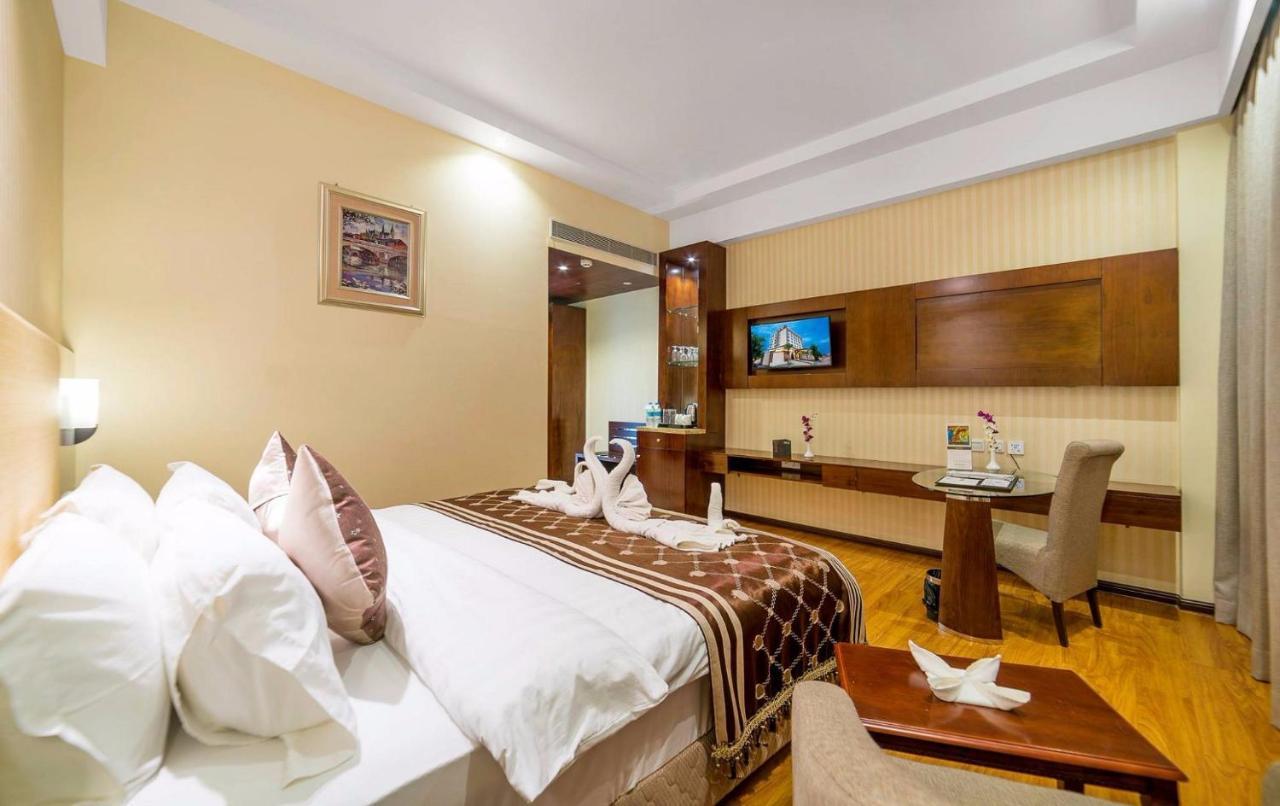 Clarion Inn Jaipur Kukas Esterno foto