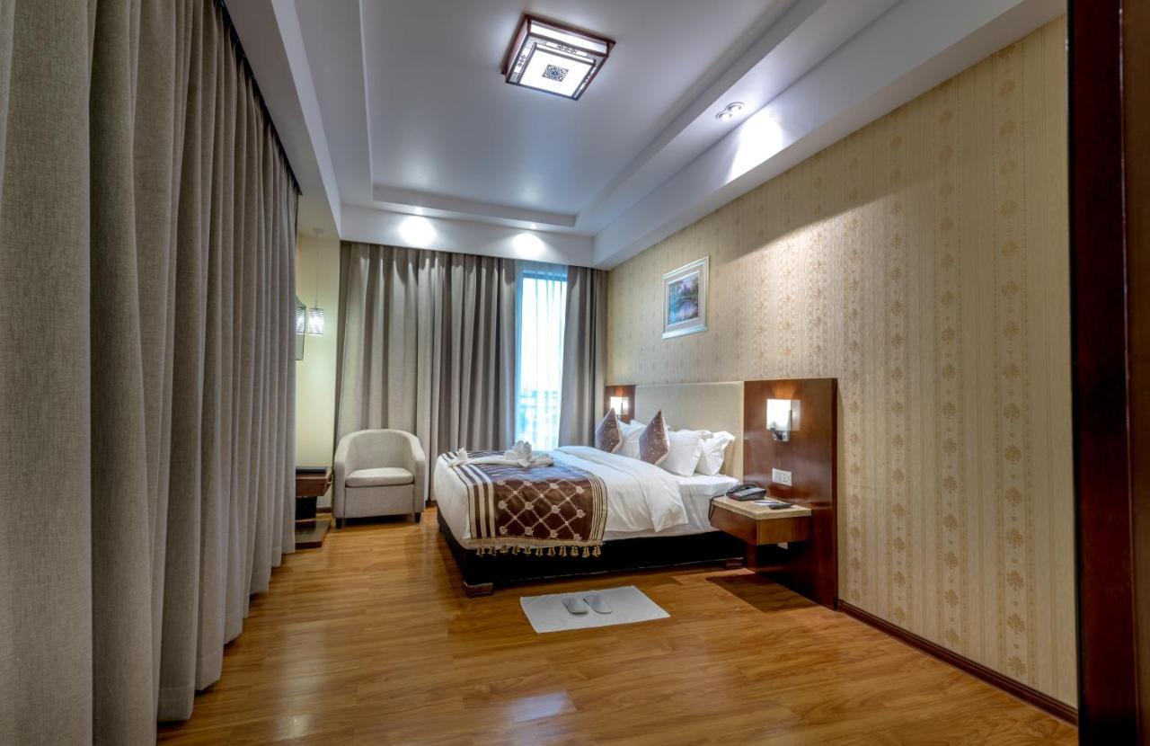 Clarion Inn Jaipur Kukas Esterno foto