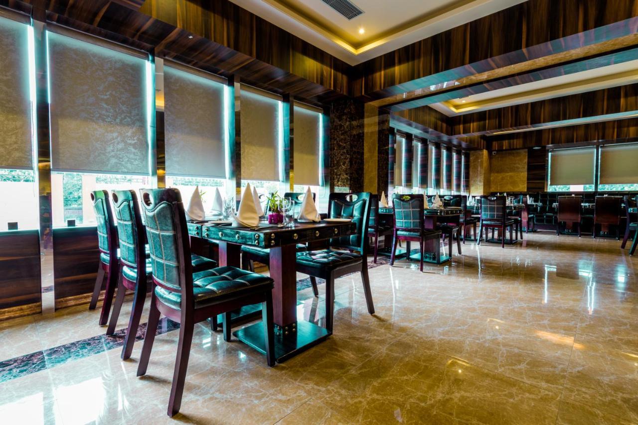 Clarion Inn Jaipur Kukas Esterno foto