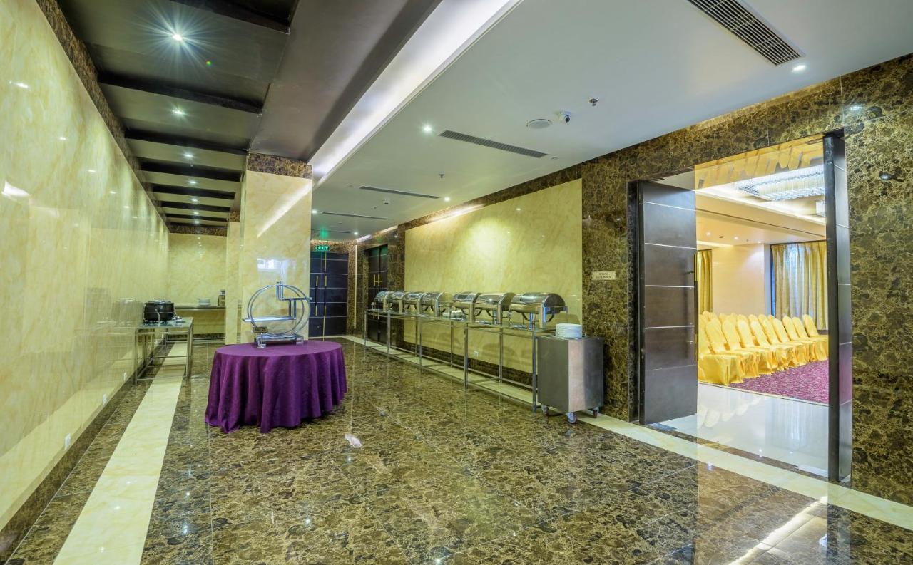 Clarion Inn Jaipur Kukas Esterno foto
