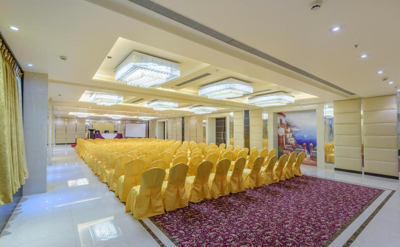 Clarion Inn Jaipur Kukas Esterno foto