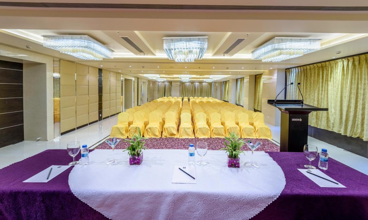Clarion Inn Jaipur Kukas Esterno foto