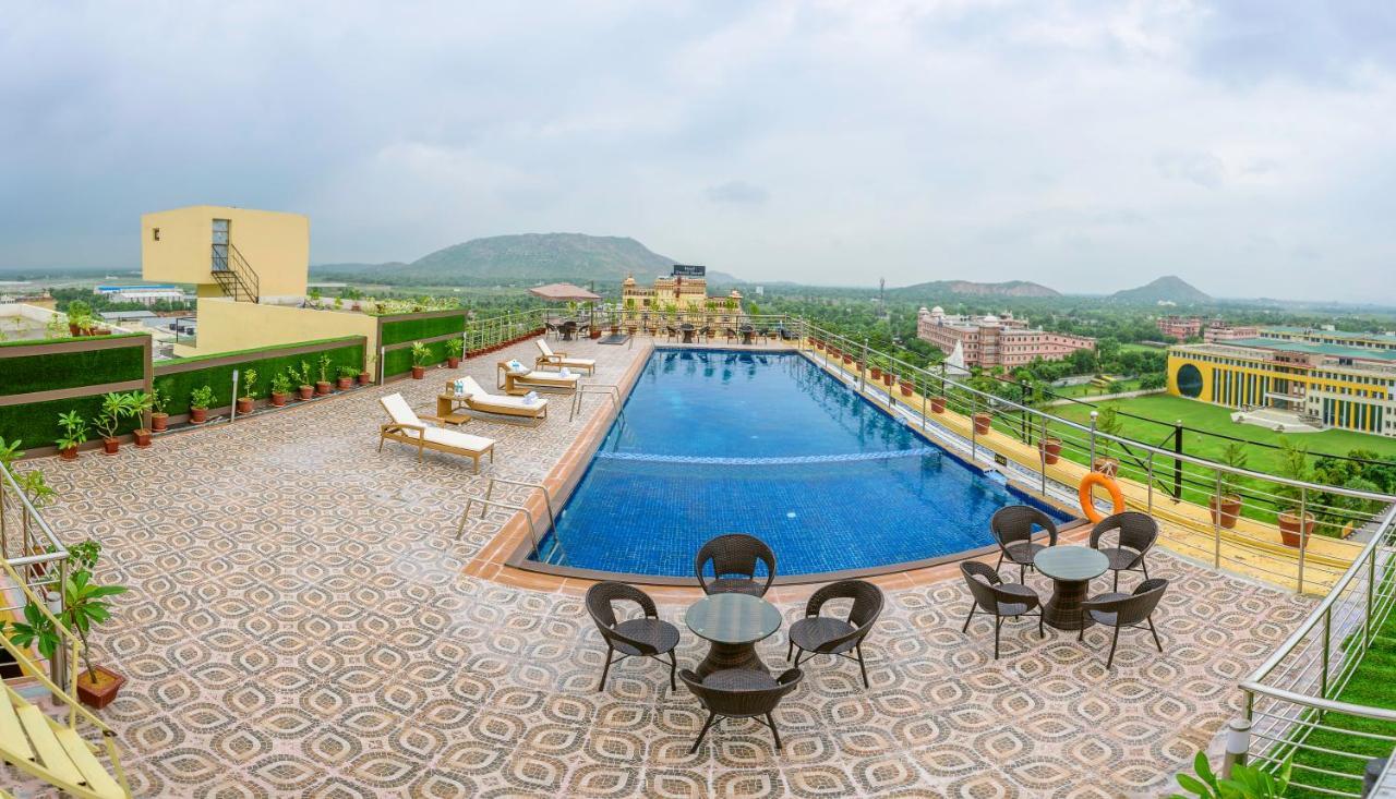 Clarion Inn Jaipur Kukas Esterno foto
