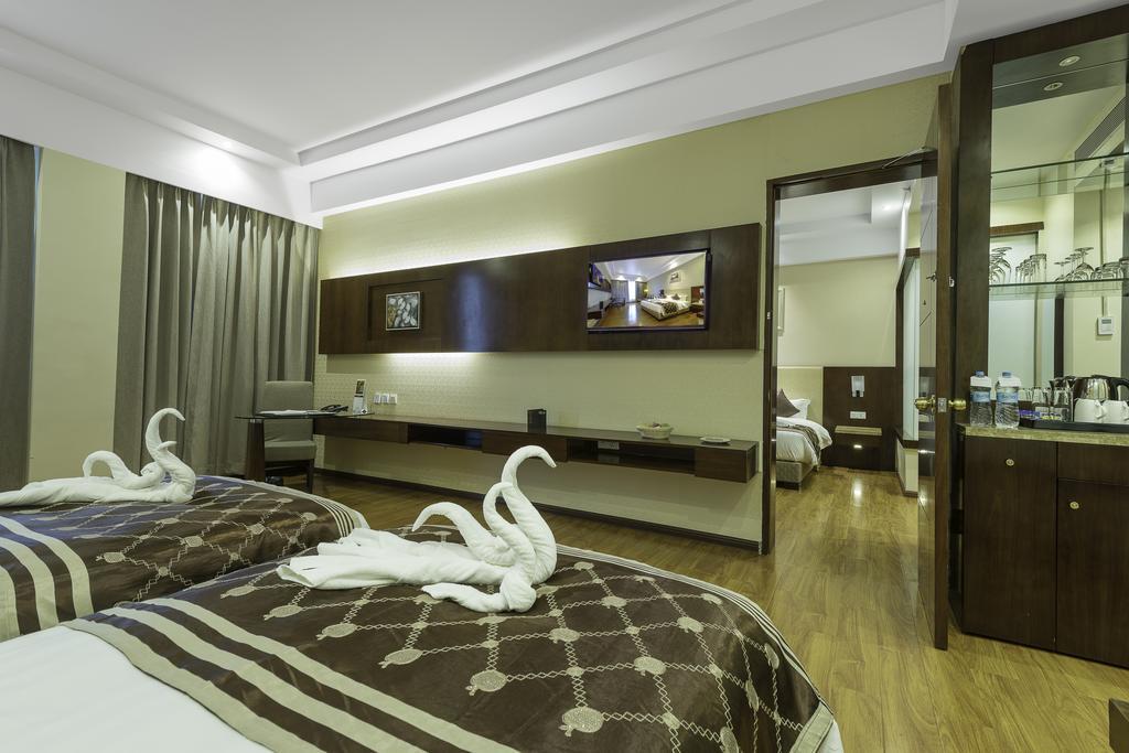 Clarion Inn Jaipur Kukas Esterno foto